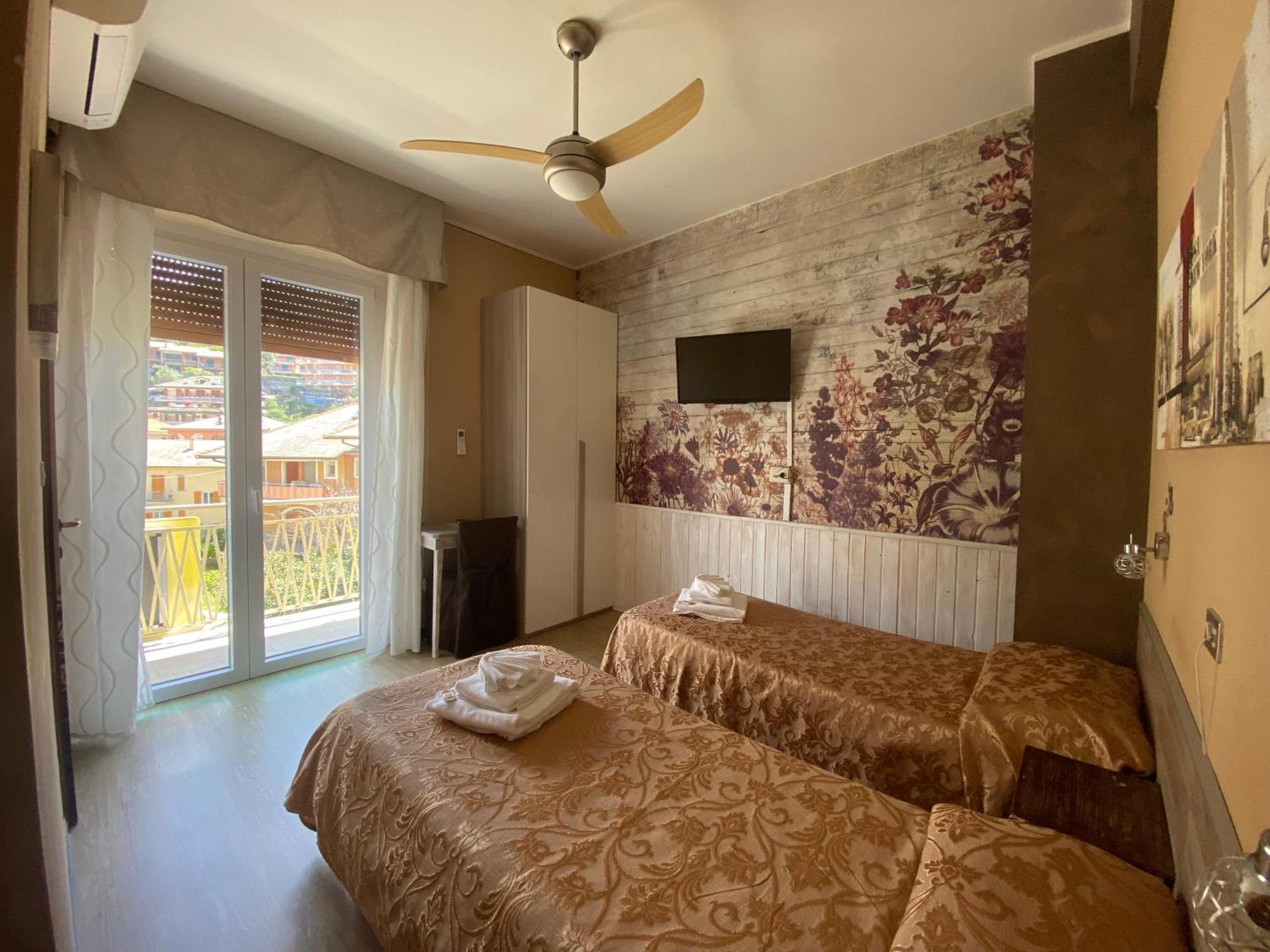 Hotel Eva La Romantica Монелья Экстерьер фото